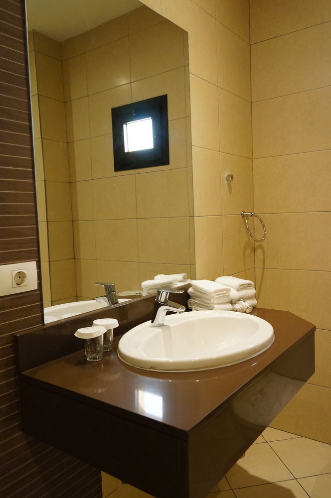 Hotel Royal Киншаса Екстериор снимка